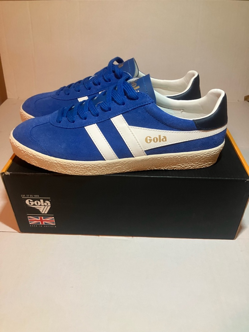 Mens Gola suede classic Medallist sneakers Sz 9